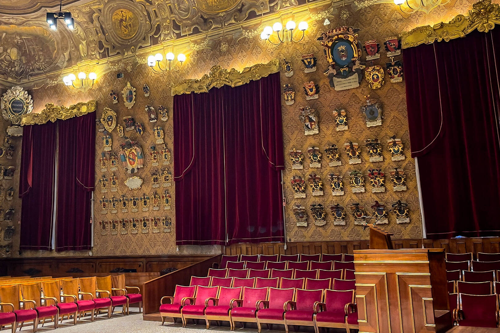 Platea all'interno di palazzo Bo